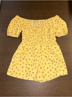 Influence yellow floral short romper off the shoulder puffed sleeves Size 10 M
